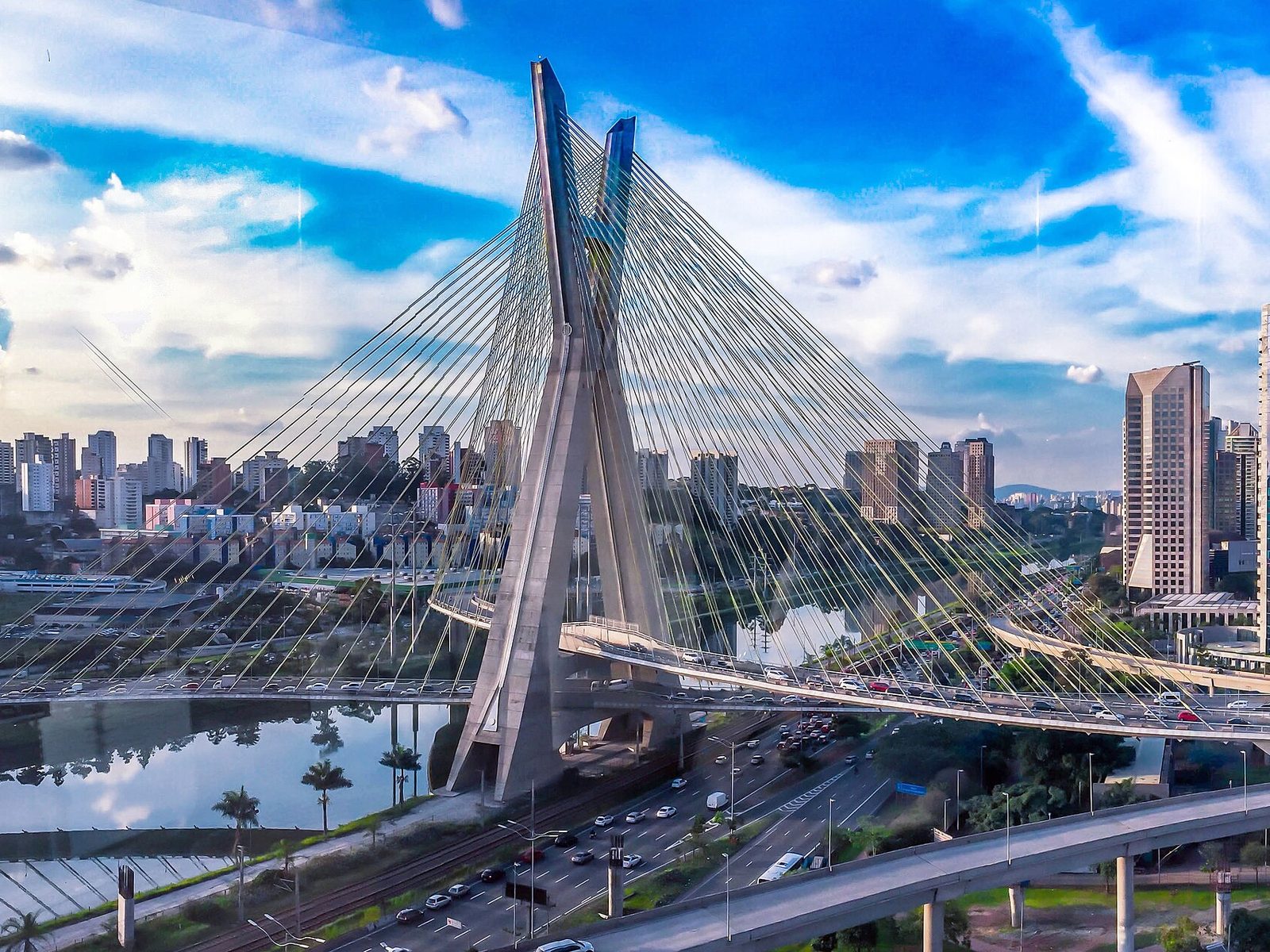Ponte Estaiada, Brooklin